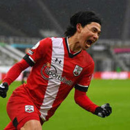 南野拓実、デビュー戦で“超”ゴール！「鬼シュート」ぶち込む