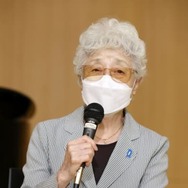 横田早紀江さん、亡き夫しのぶ