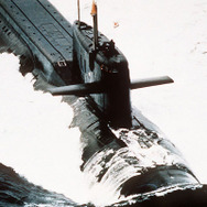
        「原子力潜水艦が爆発！」あわや大西洋が死の海に 多くの乗組員を救った“決断”がお咎めナシになったワケとは
      