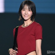 土生瑞穂、ミニ丈Tシャツから美ウエスト披露【TGC松山2024】