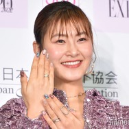 村上佳菜子、抜群スタイル際立つ水着姿「脚長い」「腹筋割れてる」と反響