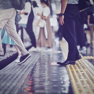 【駅で】家の鍵を無くし”半泣きの小学生”。次の瞬間、駅員さんの”温かい行動”に「優しさに感謝」「見習いたい」