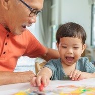 じぃじ「おじいちゃんと孫くんとではどっちが可愛い？」→4歳とのお茶目なやりとりに「思わず笑ってしまった」