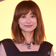 ヨンア、イケメン息子とのキスショット披露「首に腕を回して男前」「ラブラブ羨ましい」の声