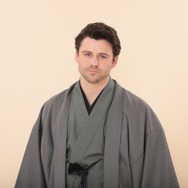 【略歴】朝ドラ「ばけばけ」ヒロイン夫役の英国人俳優・トミー・バストウって？「SHOGUN」出演で流暢な日本語披露・ロックバンドのボーカルとして活動中