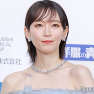 「ラヴィット！」吉岡里帆、人気芸人の肩に“密着” 生寸劇に絶賛の声相次ぐ「悶絶級の可愛さ」「羨ましい」