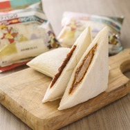 人気レストランのカレーをイメージした「ランチパック」が初登場！あのミッキーロングパンも再び