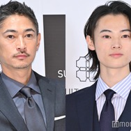 PINKY、夫・窪塚洋介の誕生日に愛流ら家族4人集結「美男美女」「顔たくさんのケーキ可愛すぎ」の声