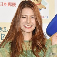 スザンヌ、息子の顔出しショット公開「行動までイケメン」「美形親子」と反響