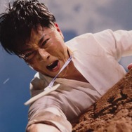 ケイン・コスギの“崖CM”11年ぶり復活 渾身の決めゼリフ蘇る「11年よりも長く感じていました」