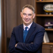 Tony Darby 校長