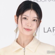 ILLITモカ、黒髪ぱっつんで雰囲気ガラリ「モードでかっこいい」「印象変わる」の声