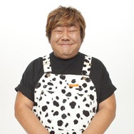 ホンジャマカ石塚、息子との親子写真が話題「そっくり」「レア」