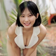 “令和のグラビアクイーン”田中美久、美谷間際立つ笑顔SHOTにドキッ！圧巻ボディを惜しげもなく披露
