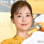 生田絵梨花、共演歌手と食事へ「2人ともプライベートモード」頬寄せ合う2ショットに反響