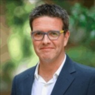 ニューヨーク大学特別教授のニル・ツク博士