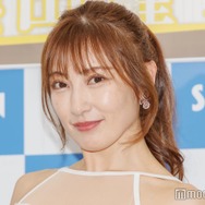 熊田曜子、バンドゥビキニ姿でのサウナショット披露「美しすぎ」「際どい」の声