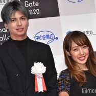 川崎希、第3子出産発表 夫・アレクサンダーとの3ショットで報告「お産が思っていたより早く進んでいて」