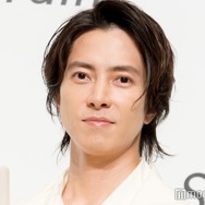 山下智久、上裸でサウナハット着用の肉体美ショット公開「体が彫刻みたい」「色気が溢れすぎて悶絶」の声
