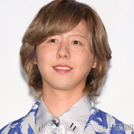 ミセス藤澤涼架、ディズニーパレード衣装姿の全身ショット公開「さすがの着こなし」「細部までデザイン凝ってて素敵」の声