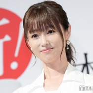 深田恭子、ハワイでの水着姿披露 色白美脚際立つサーフィン写真に「人魚みたい」「綺麗すぎる」と反響
