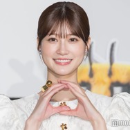 生見愛瑠、膝上ミニ丈で美脚スラリ「理想のスタイル」「大人っぽい」と絶賛の声