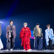 キスマイ、デビュー14周年ライブに人気芸人サプライズ登場 新曲発表・ファッションショー・「ニカゲーム」…魅力凝縮のステージに【MAGFACT】
