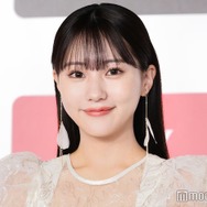 田中美久、膝上ミニでほっそり美脚披露「眼福」「オフショル大人っぽい」