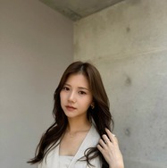 今井美桜、“お気に入り”ベアトップオールインワンで美デコルテ開放「ヘルシーで似合う」「美肌に釘付け」の声