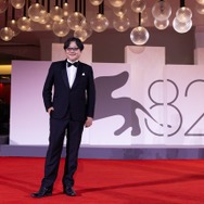『果てしなきスカーレット』ヴェネチア国際映画祭レッドカーペット