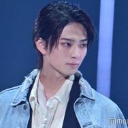 「北くんシェア」で話題・岩瀬洋志、デニム合わせのレイヤードコーデ披露 表情の変化に胸キュン【TGC2025A/W】