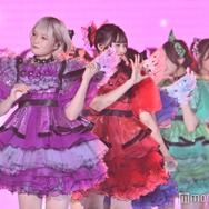 CANDY TUNE、“特別衣装”でデビュー曲＆TikTokバズ「倍倍FIGHT！」連続披露 可愛らしい仕草に釘付け【TGC2025A/W】