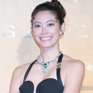 森星、浴室で美ウエスト全開「綺麗な腹筋」「憧れの体型」と反響