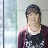 「日本の女性は仕事も家事もなんでもがんばりすぎ」ブレイディみかこが語るイギリスの「いい具合の適当さ」と経済的疲弊の影、『シスター フット エンパシー』