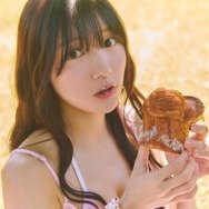 日向坂46河田陽菜、パン頬張り上目遣い 2nd写真集先行カット第3弾公開