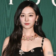 「涙の女王」キム・ジウォン、日本イベント参加 キャミワンピで輝くスタイルに釘付け【ブルガリ展覧会フォトコール第一夜】