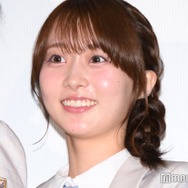 乃木坂46矢久保美緒、ミニスカで色白美脚のぞく ガーリー私服に「ピンクが似合う」「お人形さんみたい」と反響