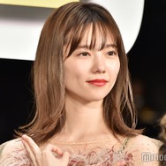 島崎遥香、紐キャミ姿で万博満喫「可愛い」「遭遇したかった」と反響