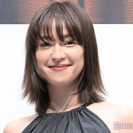 中村アン、大胆胸元開きドレスで美スタイル披露「圧倒的オーラ」「ドキッとした」の声