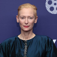 ティルダ・スウィントン Photo by Dimitrios Kambouris/Getty Images