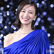 岡崎紗絵、ノースリーブ衣装姿に絶賛の声「骨格から美しすぎる」「透明感がすごい」