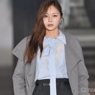 乃木坂46梅澤美波、ショーパンからスラリ美脚披露「長過ぎる」「さすが」反響続々【ガルアワ2025AW】