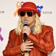 DJ KOO、豪華ケーキで娘の誕生日祝福 家族3ショットに「素敵なファミリー」「笑顔がそっくり」の声