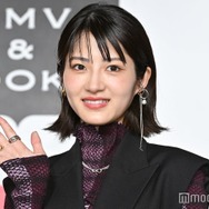 元乃木坂46若月佑美、ミニ丈×ピンヒールで美脚披露「破壊力すごい」「ドキドキした」と反響