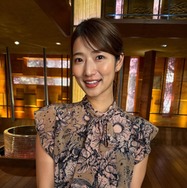 テレ朝・安藤萌々アナ、ニースでほっそり二の腕披露「絵画みたい」「景色にピッタリマッチしてる」の声
