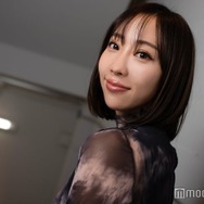 「バチェラー4」秋倉諒子、胸元ざっくりへそ出しトップス姿で美ボディ披露「スタイルレベチ」「憧れる」の声