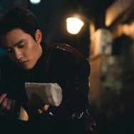 「捏造された都市」(C)2025 Disney and its related entities