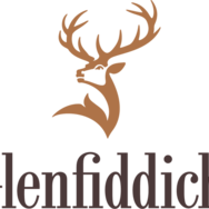 人気ウイスキー3 ブランドを毎日提供！飲み比べなど映画を見ながら特別な体験も