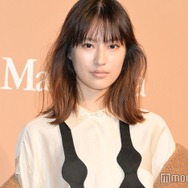 恒松祐里、ショーパン姿で脚線美披露「脚長すぎてびっくり」「ポーズが可愛すぎる」の声