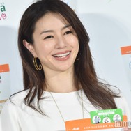 井川遥、色白美脚堂々披露 美麗ショットに「息をのむ美しさ」「女神降臨」の声